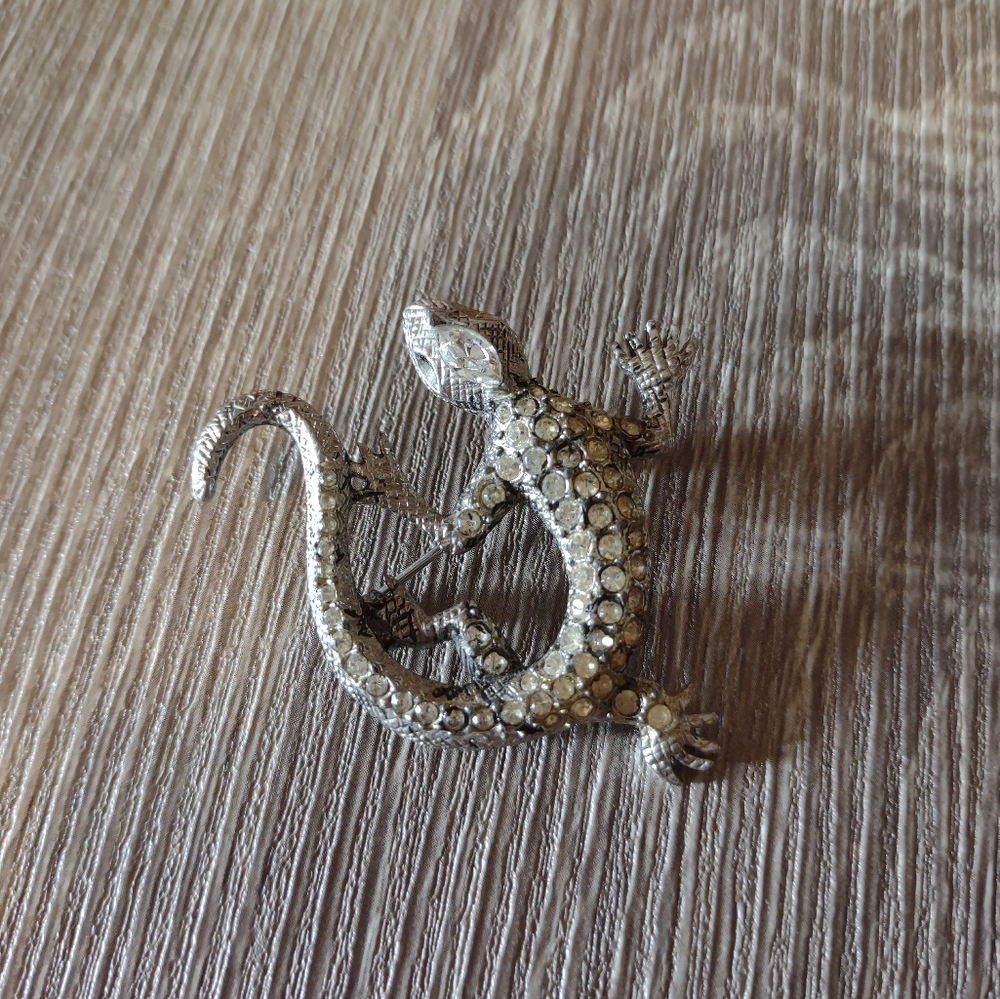 Vintage lizard pin/brooch